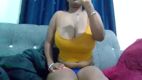 Snapshot of queen_doli chatting on February 2026 11:37:01 AM queen_doli online show from February 2026 11:37:01 AM