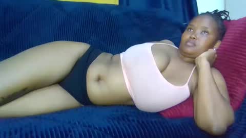 Snapshot of queen_doli chatting on April 2026 09:17:02 PM queen_doli online show from April 2026 09:17:02 PM