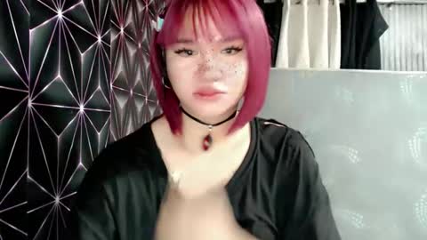 Snapshot of queen_elicktra chatting on June 2026 02:17:02 PM JOY online show from June 2026 02:17:02 PM