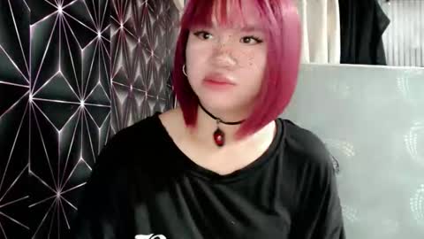 Snapshot of queen_elicktra chatting on June 2026 12:33:02 AM JOY online show from June 2026 12:33:02 AM