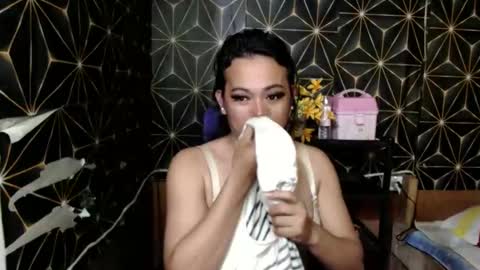 Snapshot of queen_ennah chatting on January 2025 11:34:02 AM queen_ennah online show from January 2025 11:34:02 AM