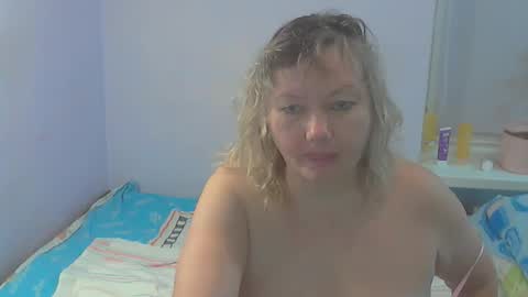Snapshot of queen_jane8 chatting on November 2025 05:23:01 PM queen_jane8 online show from November 2025 05:23:01 PM