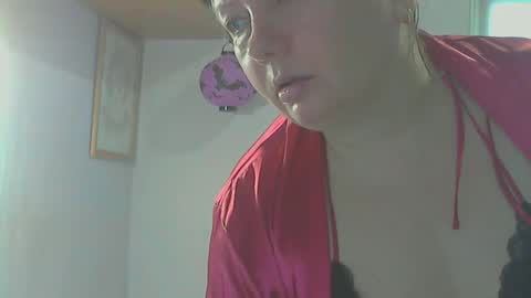 Snapshot of queen_jane8 chatting on April 2026 09:29:01 AM queen_jane8 online show from April 2026 09:29:01 AM