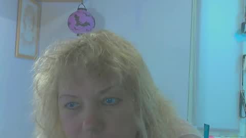 Snapshot of queen_jane8 chatting on May 2026 02:33:02 PM queen_jane8 online show from May 2026 02:33:02 PM
