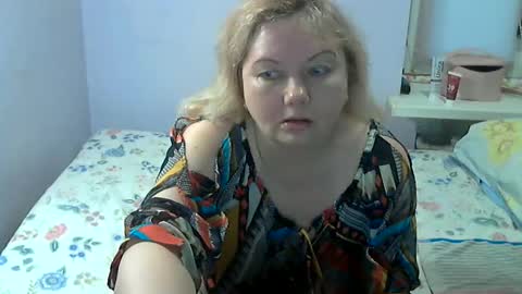 Snapshot of queen_jane8 chatting on May 2026 10:35:01 AM queen_jane8 online show from May 2026 10:35:01 AM