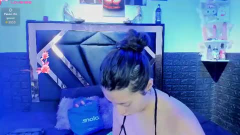 Snapshot of queen_jen chatting on July 2026 03:26:01 AM Jenni online show from July 2026 03:26:01 AM