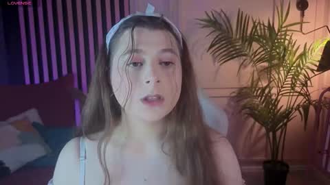 Snapshot of queen_michelle_ chatting on September 2025 07:02:01 AM Michelle online show from September 2025 07:02:01 AM