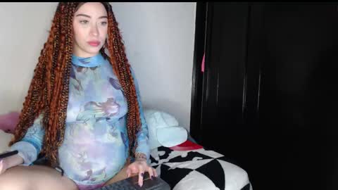 queen_of_m111lk online show from November 2025 01:37:01 AM