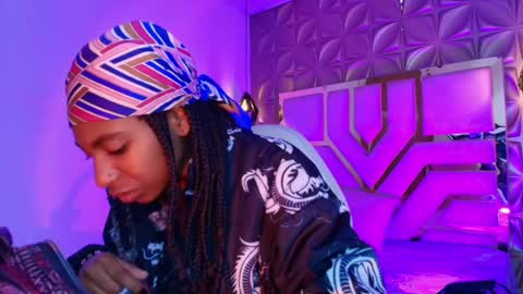 Snapshot of queen_perla_ chatting on April 2026 12:15:01 PM online show from April 2026 12:15:01 PM