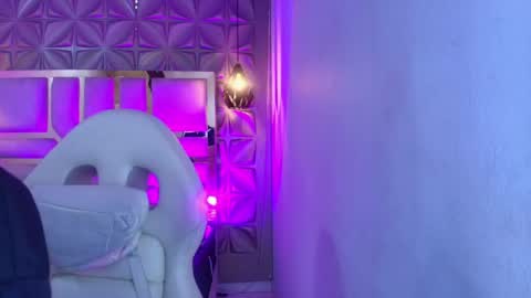 Snapshot of queen_perla_ chatting on April 2026 12:00:01 PM online show from April 2026 12:00:01 PM