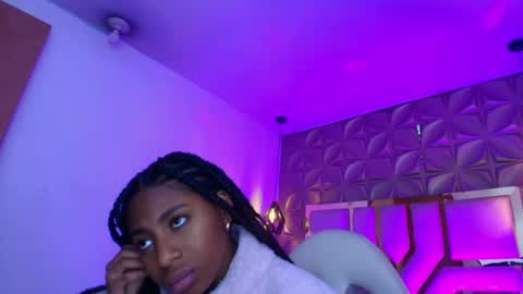 Snapshot of queen_perla_ chatting on May 2026 11:59:02 AM online show from May 2026 11:59:02 AM