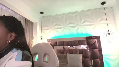 Snapshot of queen_perla_ chatting on May 2026 12:09:02 PM online show from May 2026 12:09:02 PM