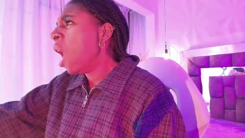 Snapshot of queen_perla_ chatting on May 2026 12:14:02 PM online show from May 2026 12:14:02 PM