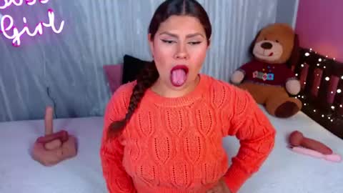 Snapshot of queenamazon_ chatting on June 2026 05:46:02 AM Queenamazon online show from June 2026 05:46:02 AM