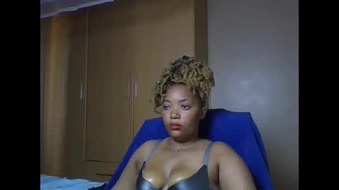 Snapshot of queenbebony2 chatting on June 2026 12:05:02 PM Queenbebony2 online show from June 2026 12:05:02 PM