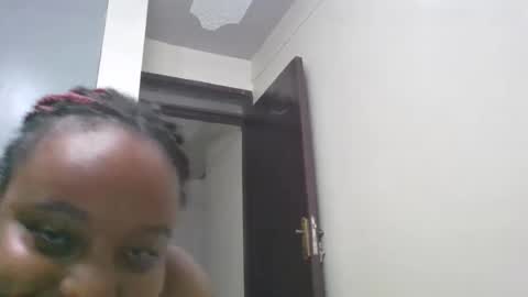 queen online show from February 2026 09:24:01 PM