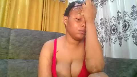 Snapshot of queenbeiby05 chatting on May 2026 06:10:02 AM queen online show from May 2026 06:10:02 AM