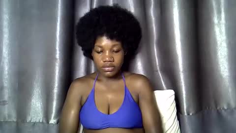 Snapshot of queenbest chatting on April 2026 01:00:02 AM Cindy Melahnin online show from April 2026 01:00:02 AM