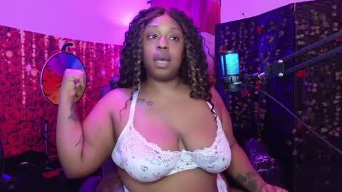 Queen Cherise Roze online show from April 2026 09:30:01 PM