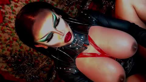 Snapshot of queendomcum6 chatting on December 2024 01:36:01 AM Wanda Luna online show from December 2024 01:36:01 AM