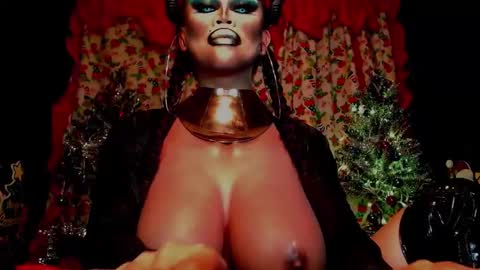 Snapshot of queendomcum6 chatting on December 2024 09:23:01 AM Wanda Luna online show from December 2024 09:23:01 AM