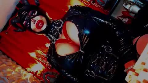 Snapshot of queendomcum6 chatting on September 2025 05:34:02 PM Wanda Luna online show from September 2025 05:34:02 PM