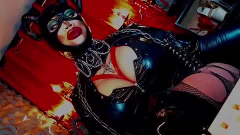 Snapshot of queendomcum6 chatting on September 2025 10:55:02 PM Wanda Luna online show from September 2025 10:55:02 PM