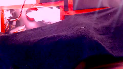 Snapshot of queenfox4u chatting on January 2025 09:50:01 PM LadyAlpa online show from January 2025 09:50:01 PM