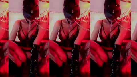 Snapshot of queenfox4u chatting on February 2025 08:33:02 AM LadyAlpa online show from February 2025 08:33:02 AM