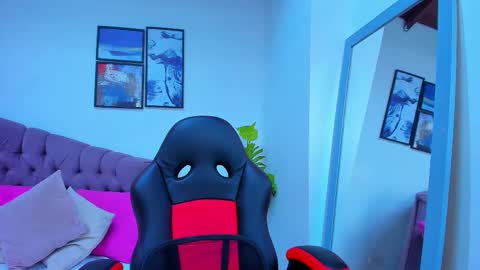 Queen online show from March 2025 06:21:02 PM