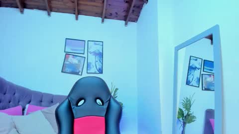 Queen online show from January 2026 06:44:02 PM