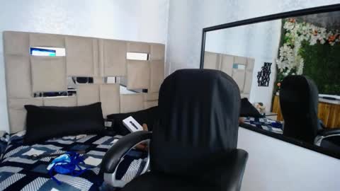 QUEENJEENN online show from January 2025 02:53:02 PM