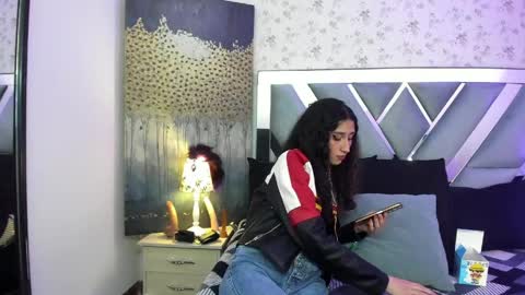 QUEENJEENN online show from May 2026 03:45:02 AM