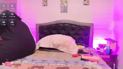 Snapshot of queenmature chatting on June 2026 07:44:02 PM VickyBoobss online show from June 2026 07:44:02 PM