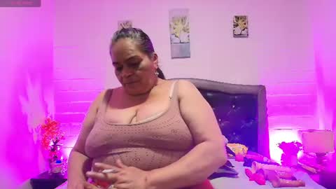 Snapshot of queenmature chatting on July 2026 07:38:02 PM VickyBoobss online show from July 2026 07:38:02 PM