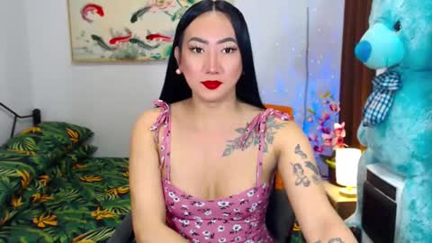 QUEEN online show from January 2025 06:52:01 PM