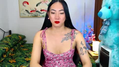 QUEEN online show from January 2025 09:54:01 PM