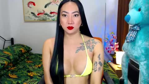 QUEEN online show from January 2025 12:43:02 AM