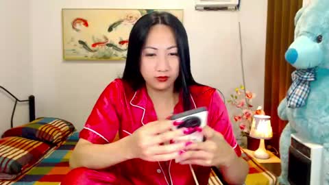 QUEEN online show from May 2026 02:48:01 PM