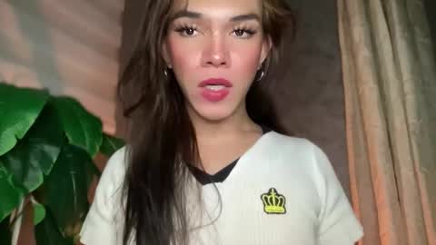 QUEEN online show from October 2025 09:44:02 PM