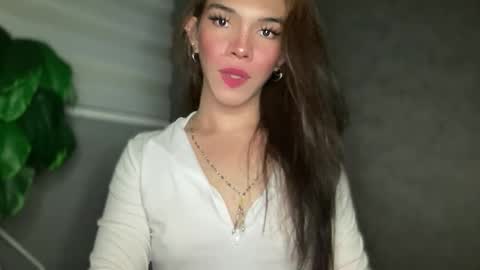 QUEEN online show from December 2025 02:09:02 AM