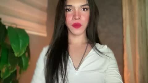 QUEEN online show from April 2026 01:36:02 AM