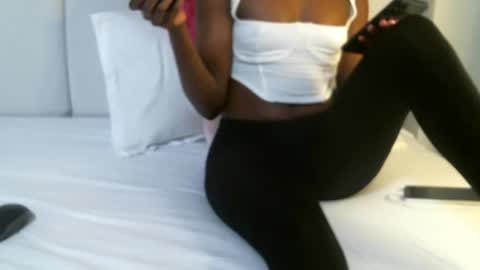 queenninaa online show from July 2026 05:27:01 PM