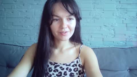 Snapshot of queenofmodels chatting on November 2025 08:48:01 AM QueenOfModels online show from November 2025 08:48:01 AM