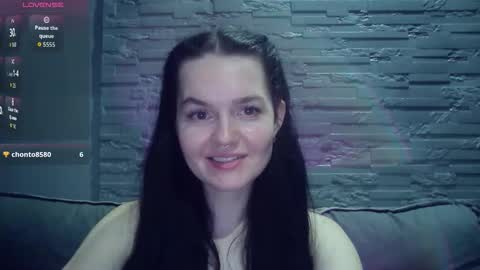 Snapshot of queenofmodels chatting on February 2026 06:22:02 PM QueenOfModels online show from February 2026 06:22:02 PM