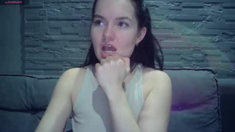 Snapshot of queenofmodels chatting on February 2026 03:19:02 PM QueenOfModels online show from February 2026 03:19:02 PM