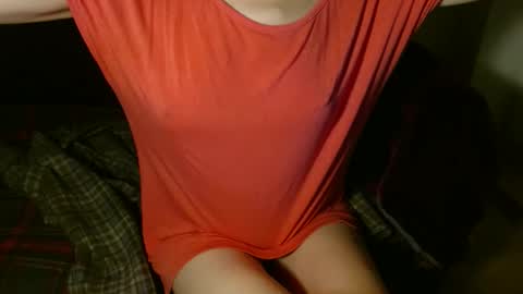 Snapshot of queenoftenderness chatting on February 2025 09:47:02 PM queenoftenderness online show from February 2025 09:47:02 PM