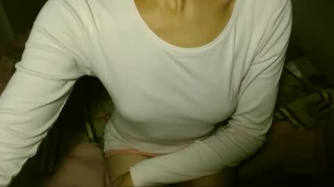 Snapshot of queenoftenderness chatting on October 2025 06:38:02 PM queenoftenderness online show from October 2025 06:38:02 PM