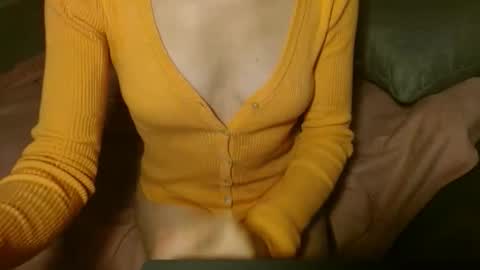 queenoftenderness online show from November 2025 05:45:02 PM