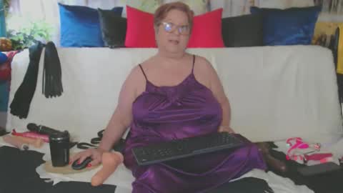 Snapshot of queenpammy chatting on May 2026 06:30:02 AM QueenPammy online show from May 2026 06:30:02 AM